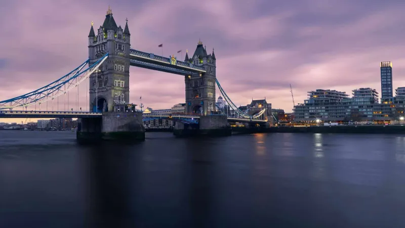 Tower Bridge à Londres au crépuscule