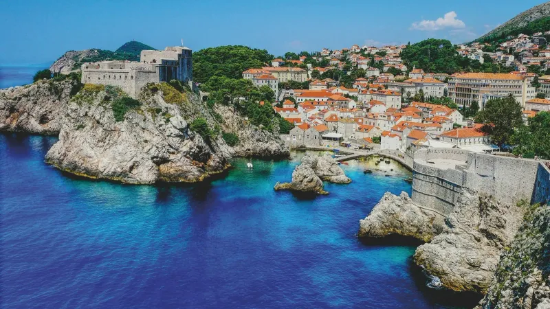 Littoral et vieille ville de Dubrovnik en Croatie