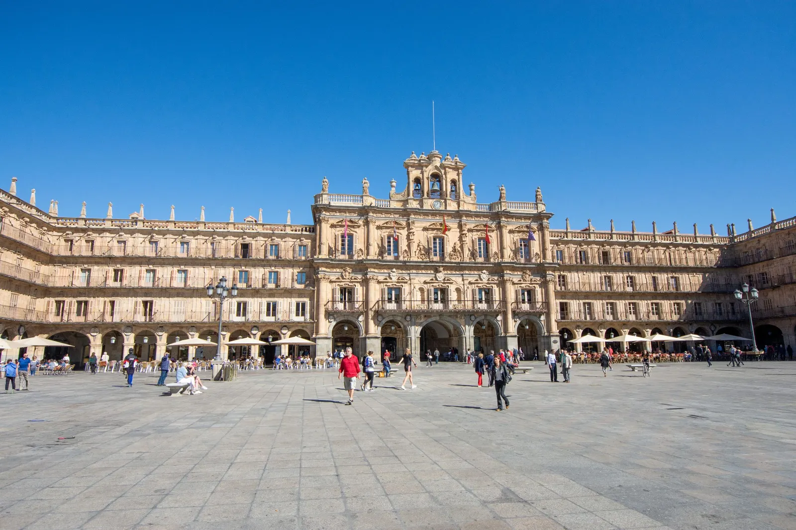 La Plaza Mayor de Salamanca par une journée ensoleillée