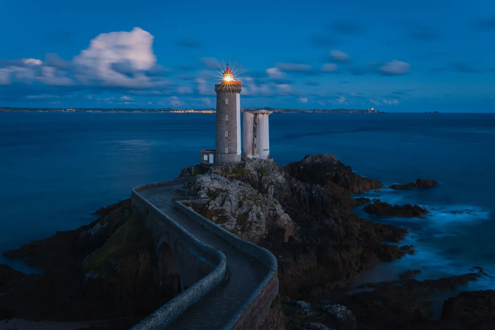 Vuurtoren Petit Minou bij de ingang van de haven van Brest, Frankrijk