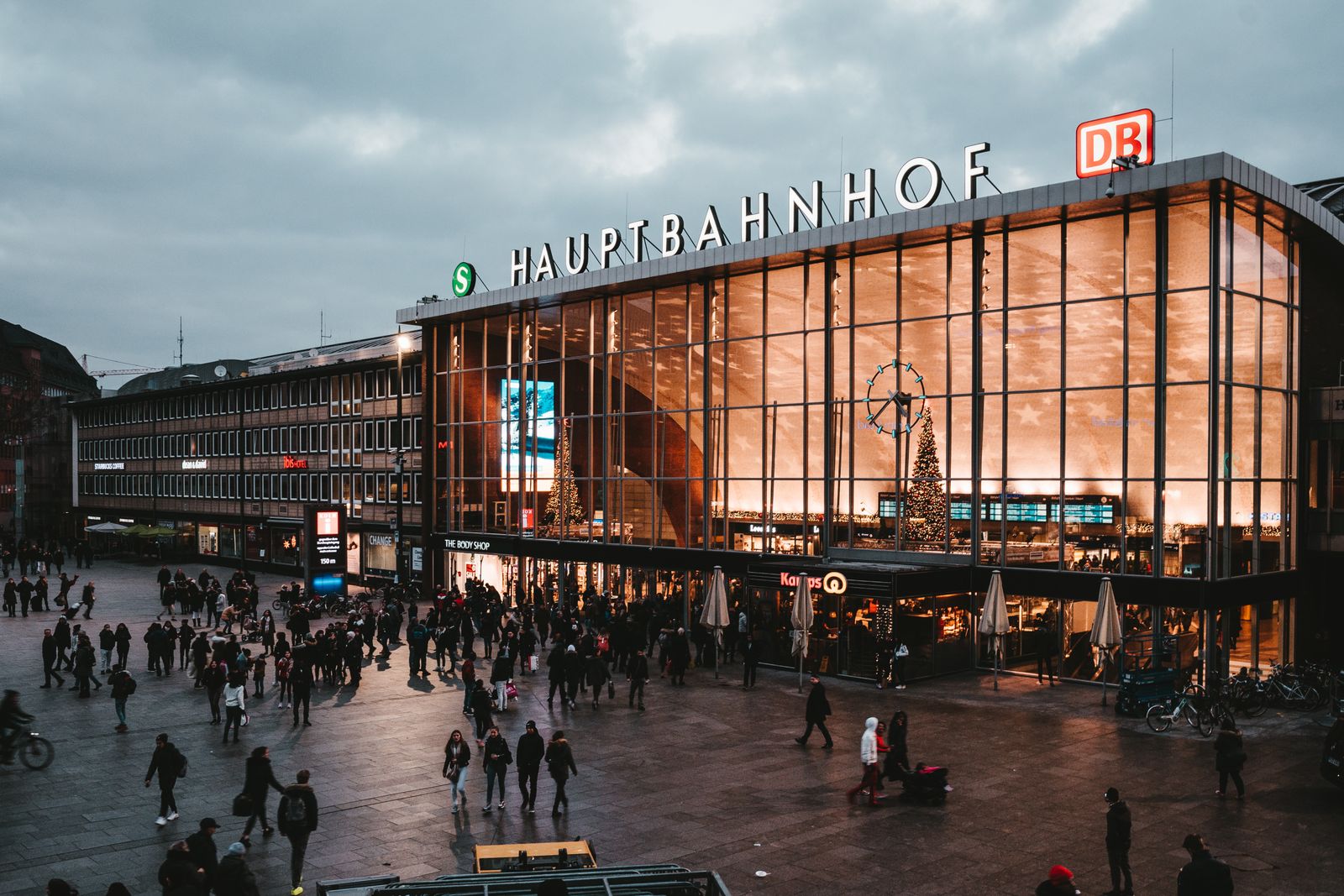 Tågstationer i Köln: vilken du ska använda